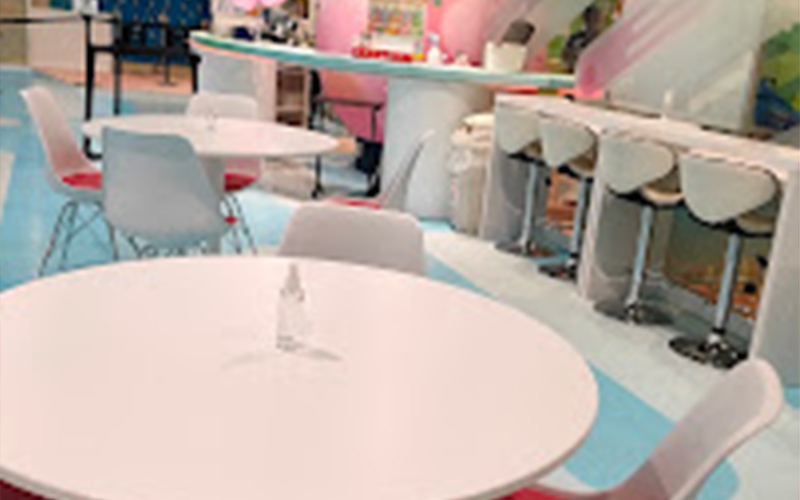 Family Dining Area in Portuguese Indoor Playground