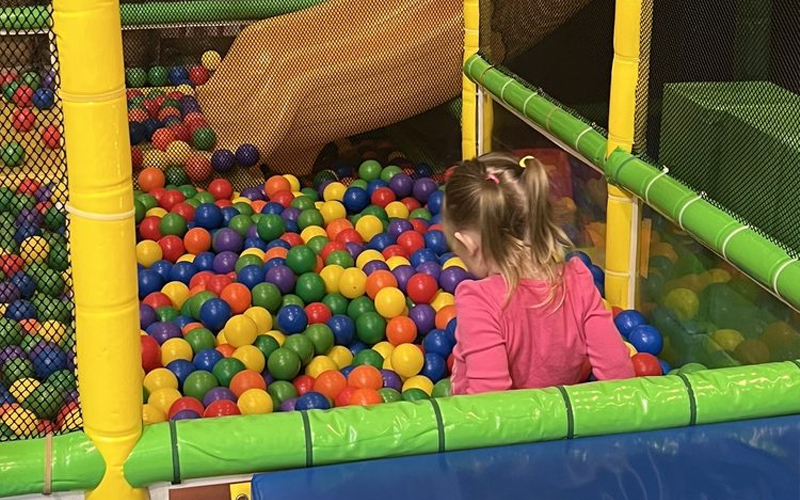 Maze play area adding adventure to the kids playground indoor design