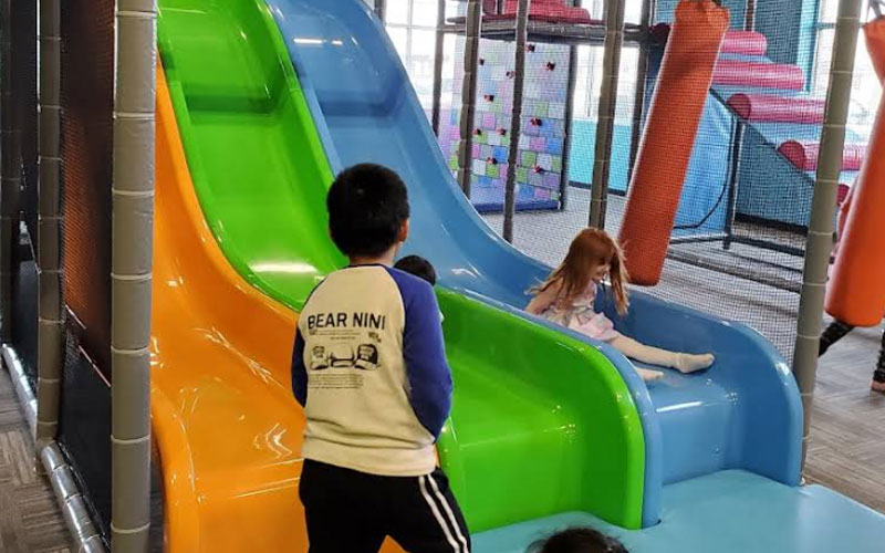 Colorful kids slide set keeps children engaged and active