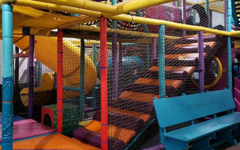 Maze play area inside the cute indoor fun zone in Panama