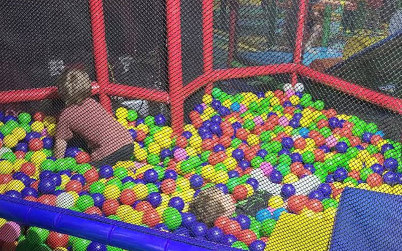 Kids ball pool adding fun to the indoor playground business