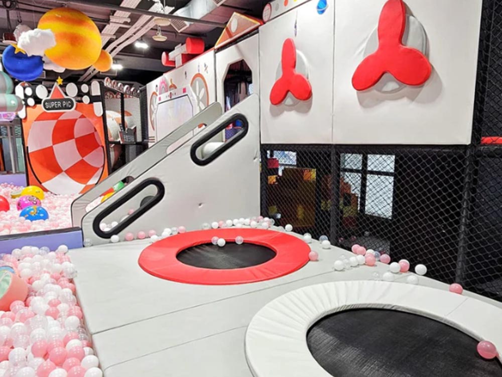 Multi-level indoor playground layout designed for Suntec City