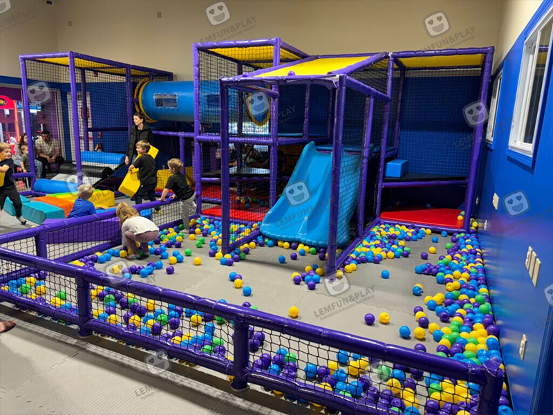Bobbi&rsquo;s World indoor play area design