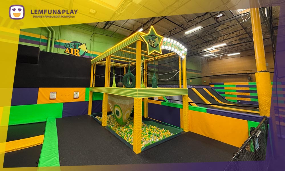 Professional indoor climbing wall and adventure rope course set manufactured by Lemfun for commercial use.
